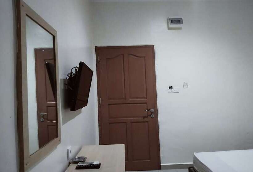 בית מלון כפרי Oyo 93536 Pondok Almirah