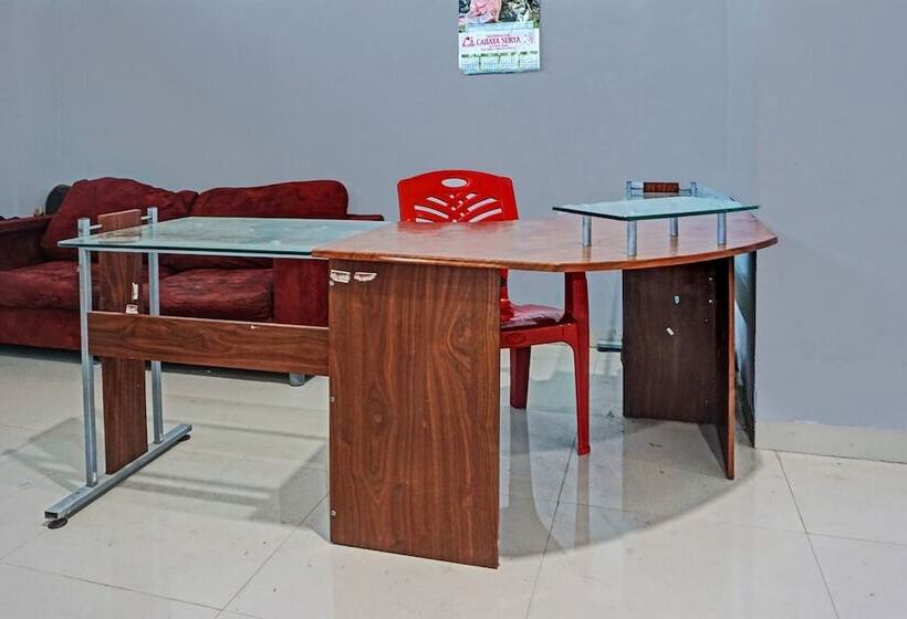 בית מלון כפרי Oyo 93536 Pondok Almirah