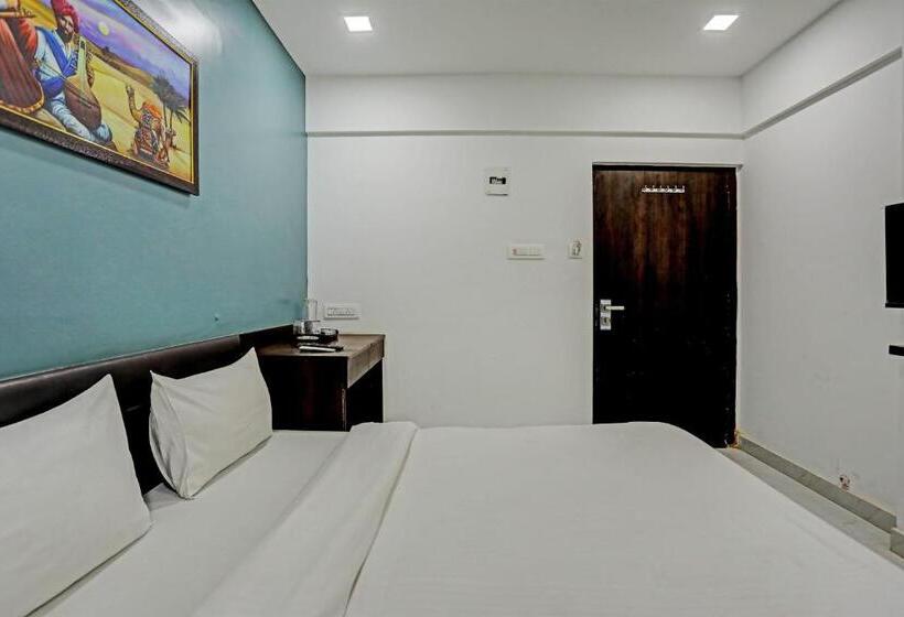 Отель Oyo Pooja Palace