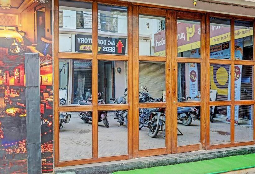 Отель Oyo Pooja Palace