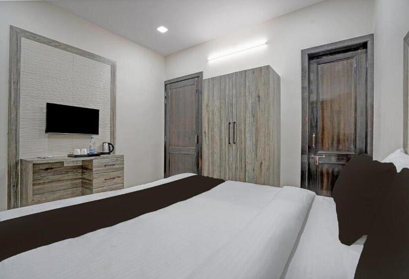 ホテル Oyo The Grand Rediance