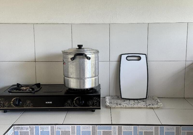 בית מלון כפרי Pondok Sentana Guest House