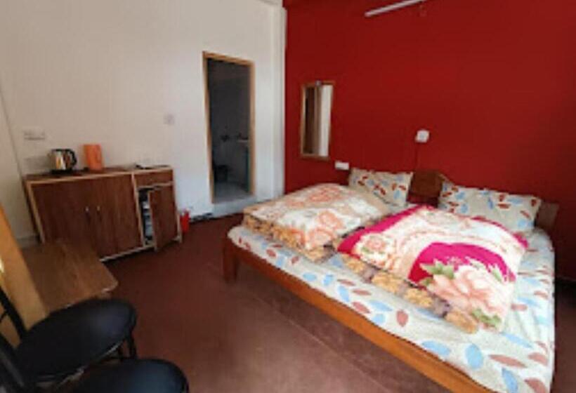 호텔 Shivalik Kitchen Home Stay , Harsil