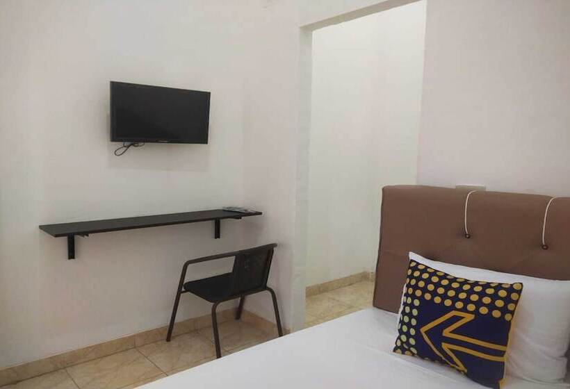 בית מלון כפרי Spot On 93478 Amanda Residence Syariah