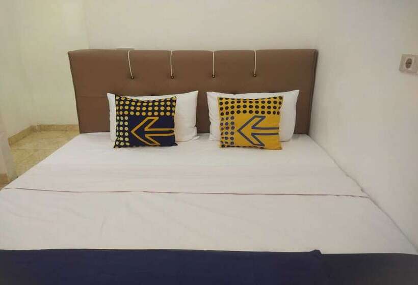 ホテル Spot On 93478 Amanda Residence Syariah