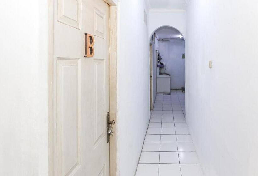 Hotel Spot On 93515 Pulo Gebang Guest House