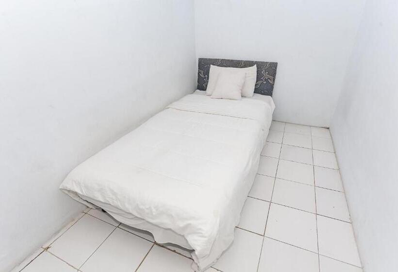 Hotel Spot On 93515 Pulo Gebang Guest House