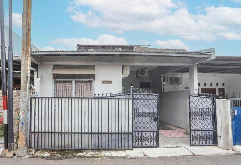 Hotel Spot On 93515 Pulo Gebang Guest House