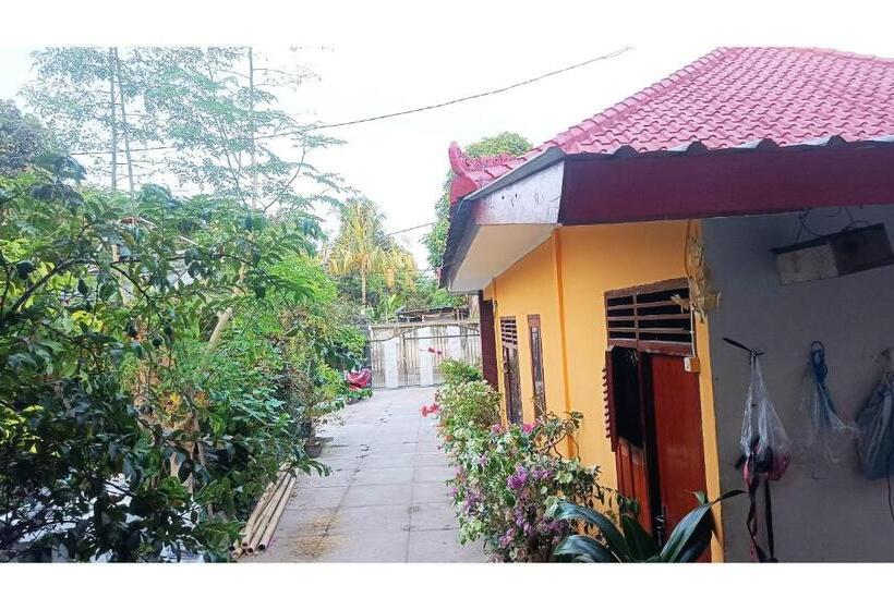 ホテル Spot On 93524 Bagas Homestay