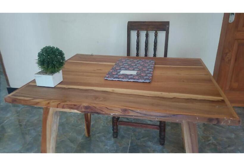 ホテル Spot On 93524 Bagas Homestay