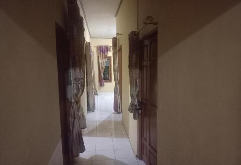 호텔 Spot On 93542 Suripah Kostel Syariah