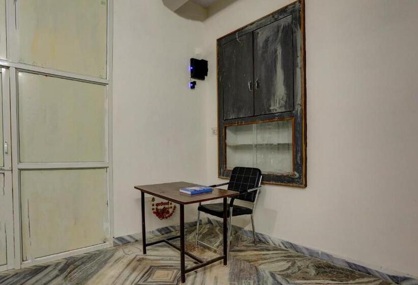 호텔 O Aanjaney Residency