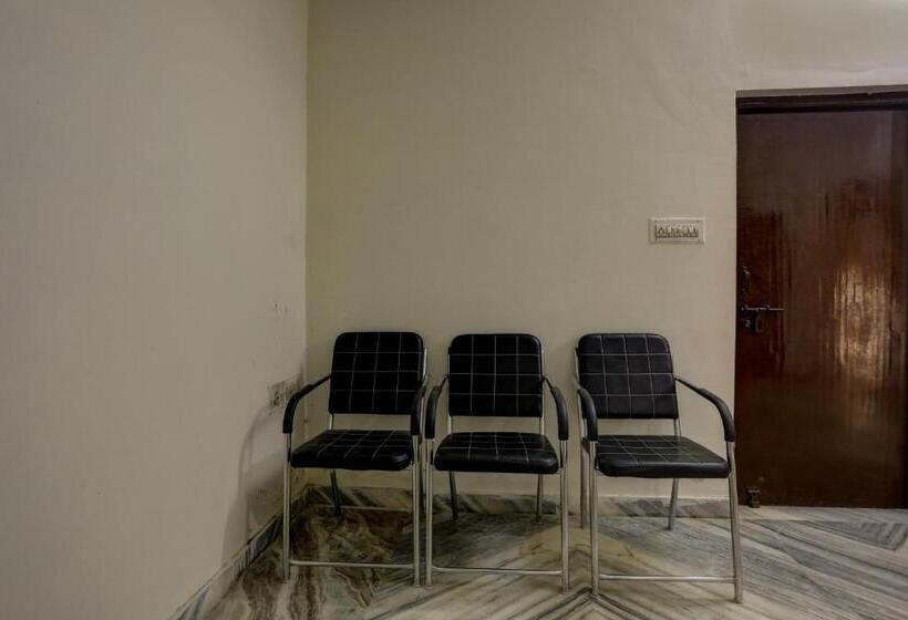 호텔 O Aanjaney Residency