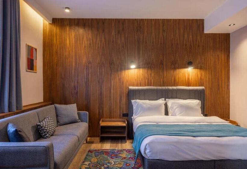 هتل Square By Margo