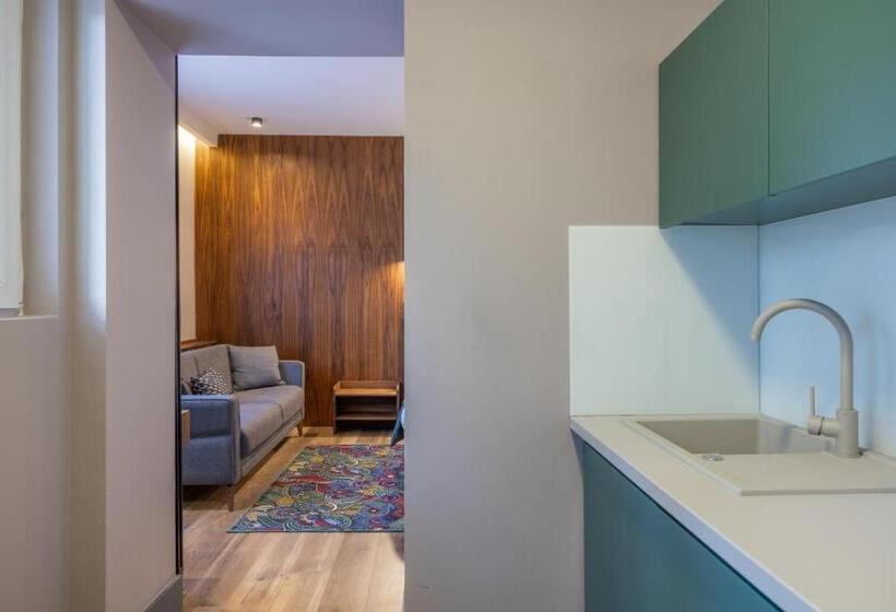 هتل Square By Margo