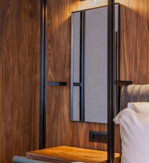 هتل Square By Margo