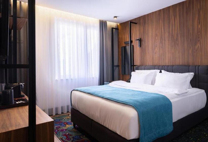 هتل Square By Margo