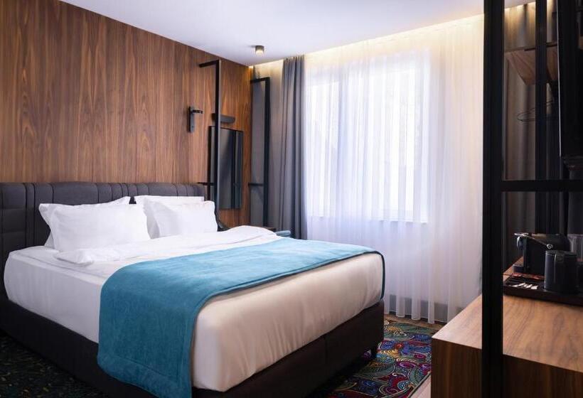 هتل Square By Margo