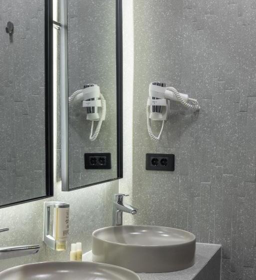 هتل Square By Margo