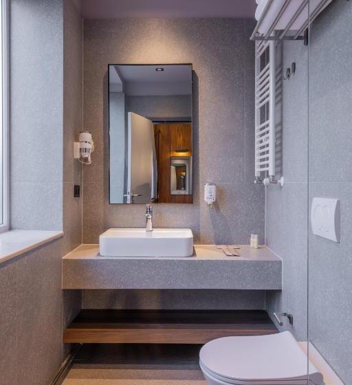 هتل Square By Margo