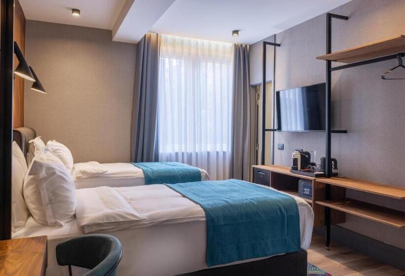 هتل Square By Margo