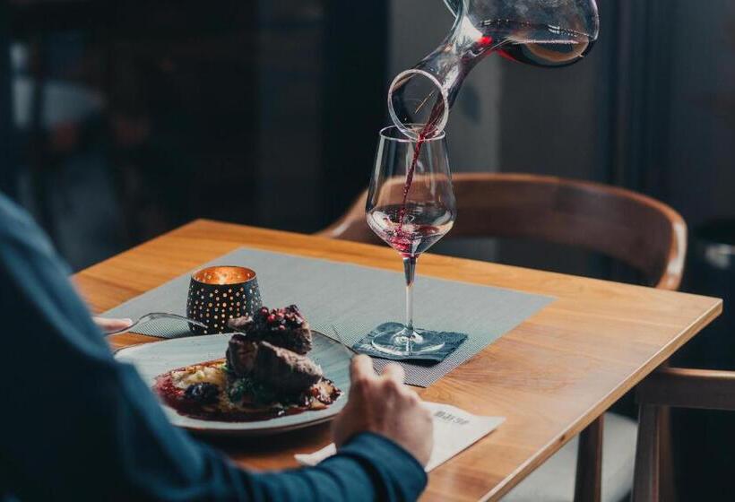 هتل Square By Margo