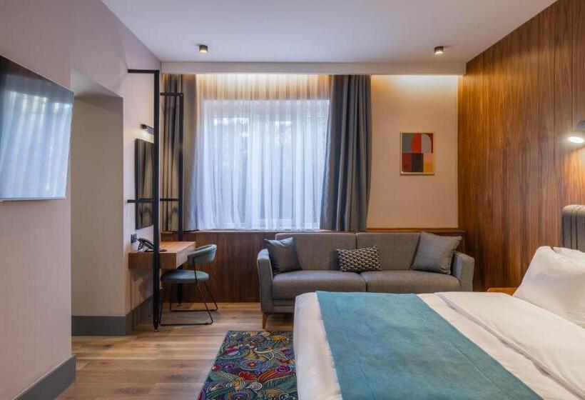 هتل Square By Margo