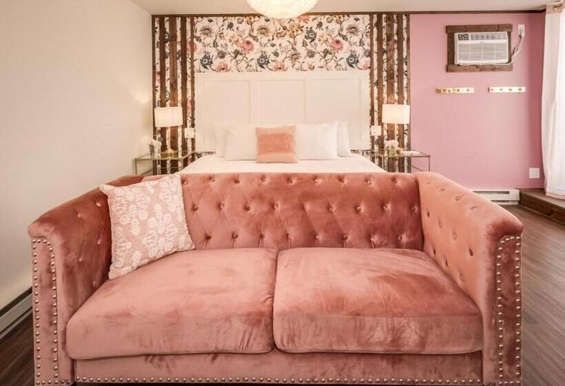 فندق The Cove Guest House