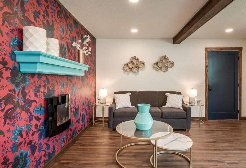 فندق The Cove Guest House