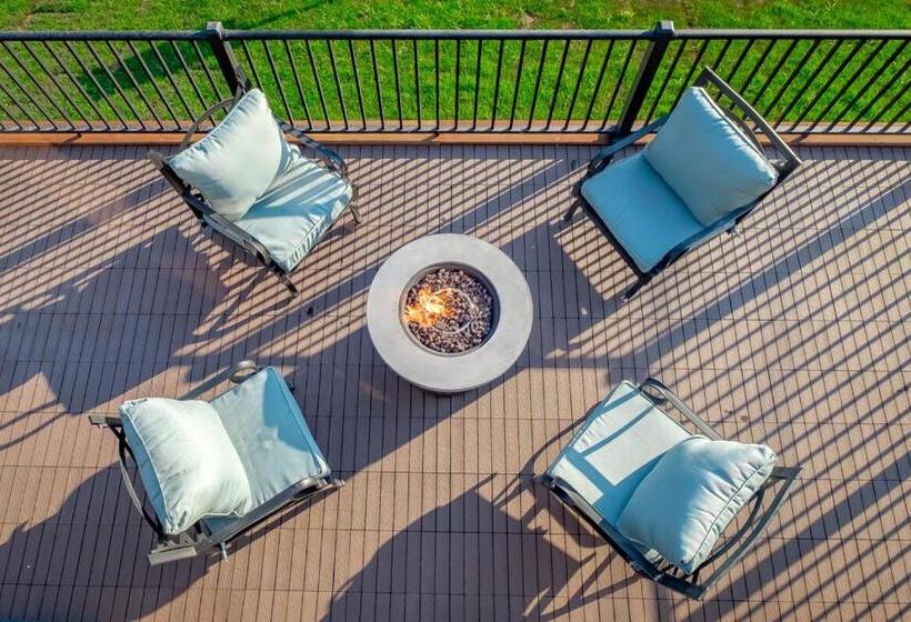 فندق The Cove Guest House