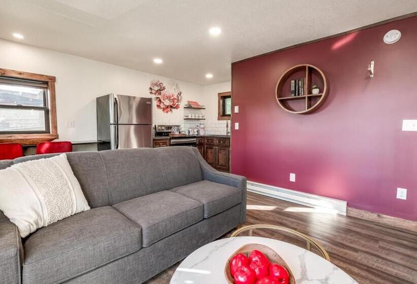 فندق The Cove Guest House