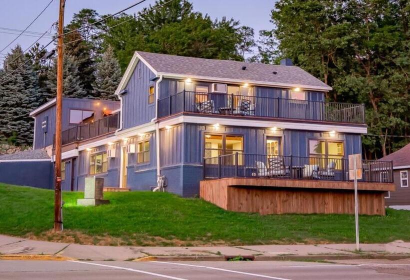 فندق The Cove Guest House