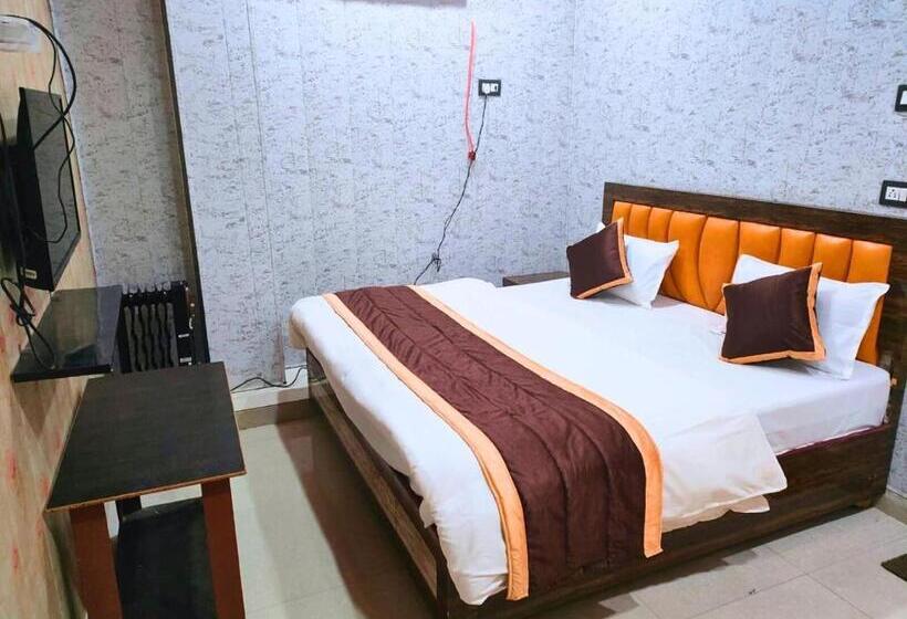 Отель White Stone, Gonda