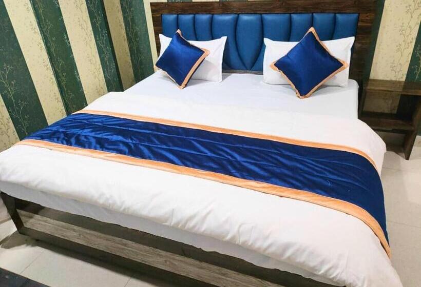 Отель White Stone, Gonda