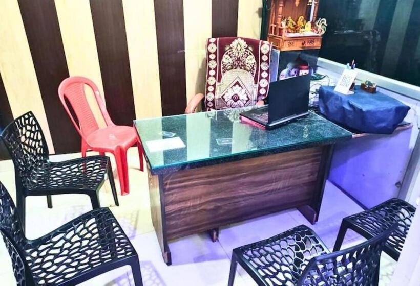 Отель White Stone, Gonda