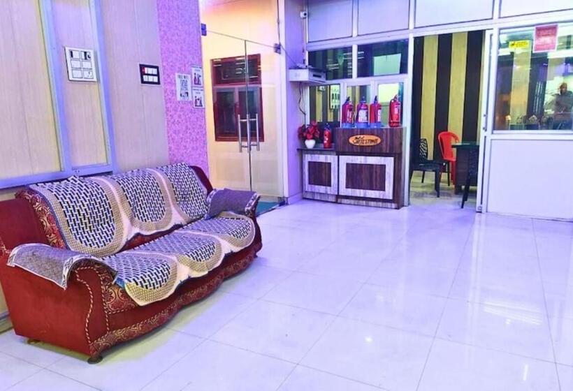 فندق White Stone, Gonda