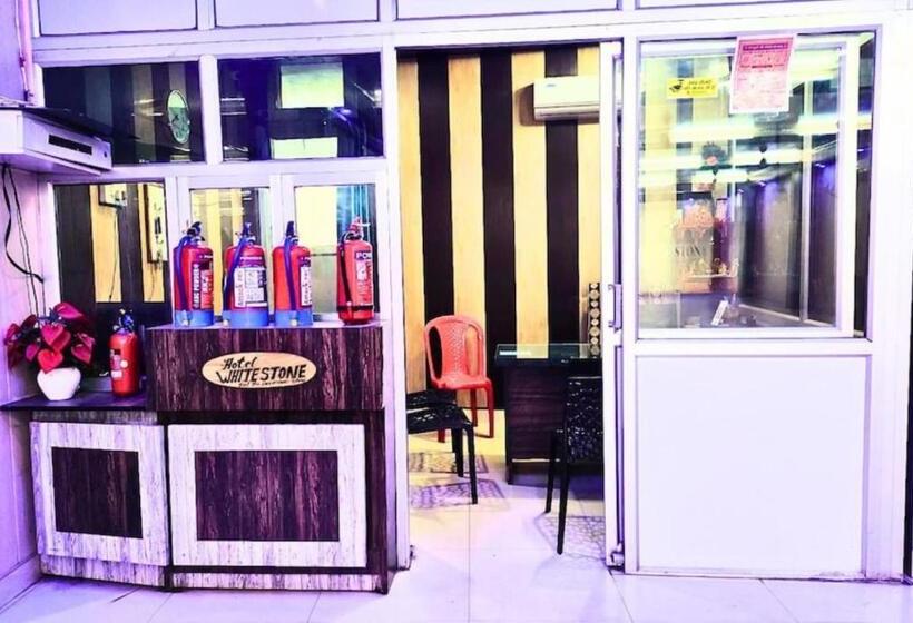 Отель White Stone, Gonda