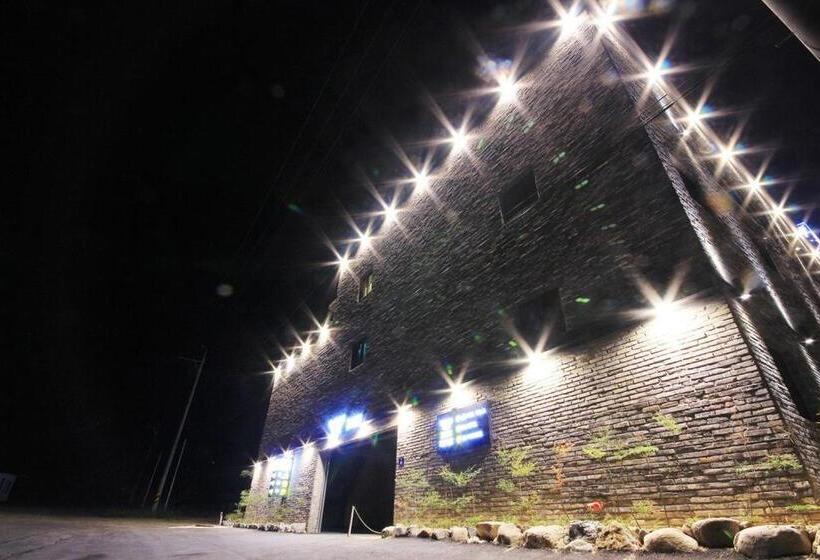 Мотель Kkaebi Stay