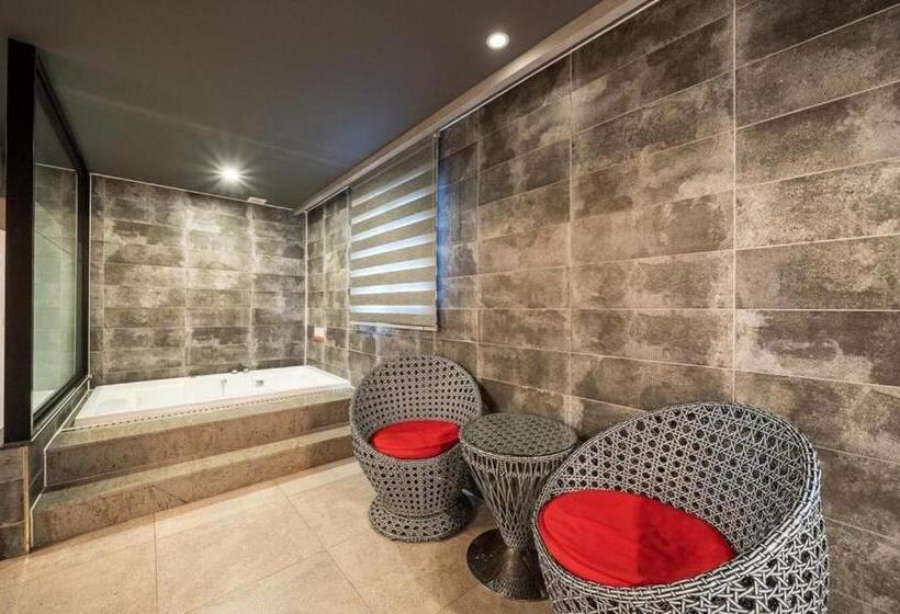 Мотель Kkaebi Stay