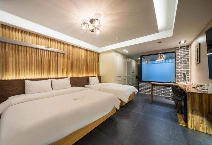 Мотель Kkaebi Stay