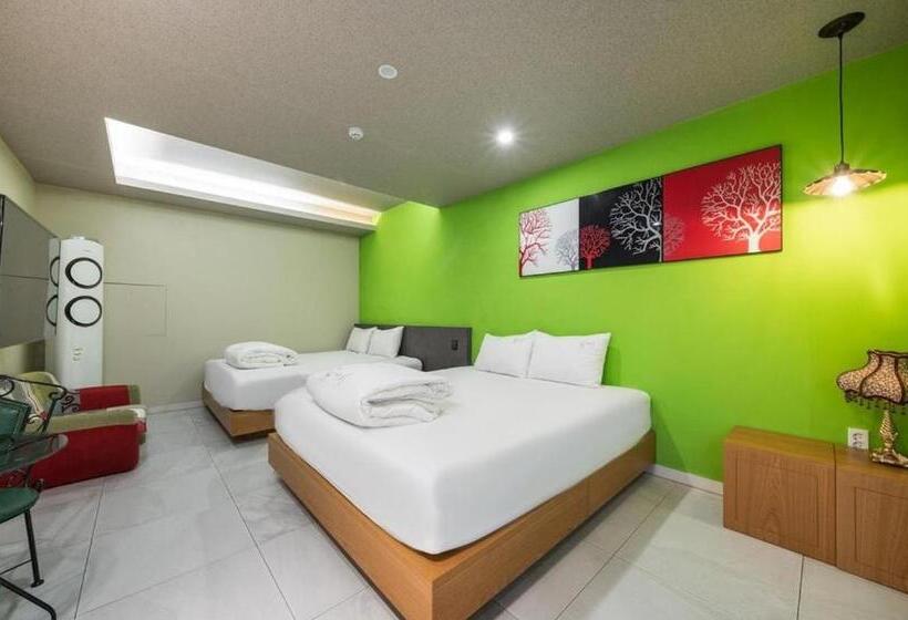 Мотель Kkaebi Stay