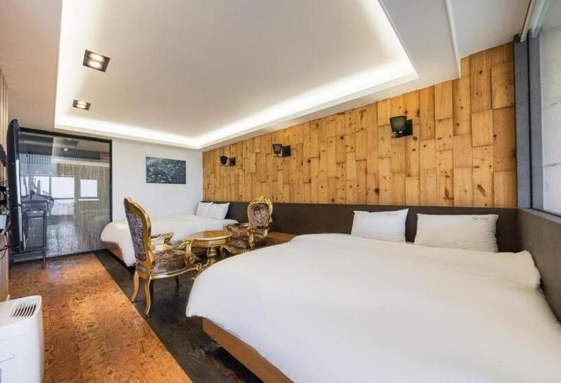 Мотель Kkaebi Stay