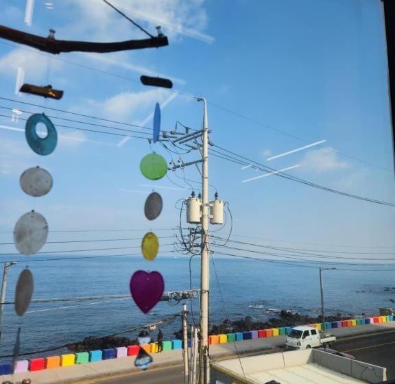 Pensió Bada Village Minbak