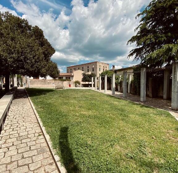 بنسيون Carrales Guest House