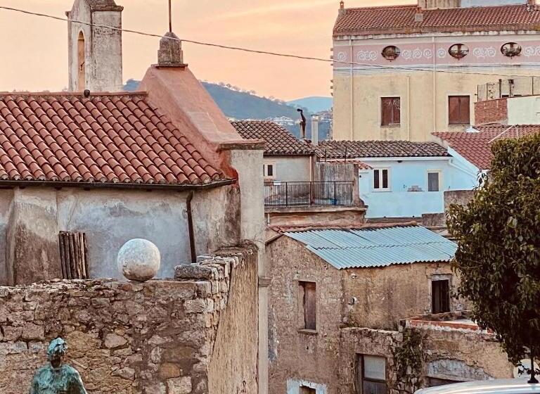 بنسيون Carrales Guest House