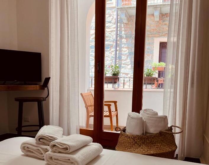 بنسيون Carrales Guest House