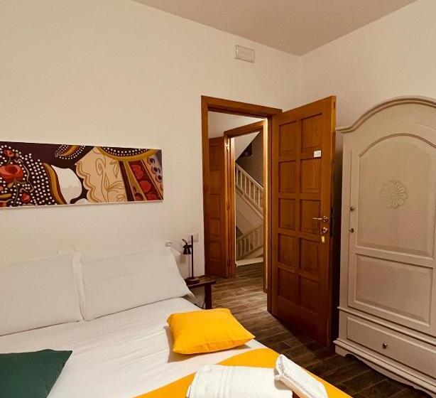 פנסיון Carrales Guest House