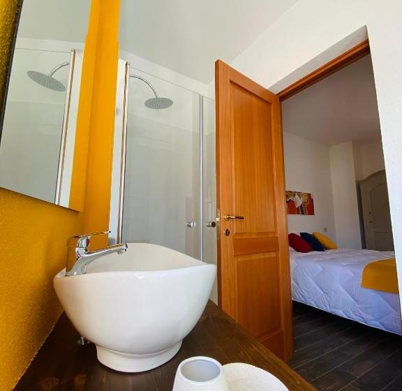 פנסיון Carrales Guest House