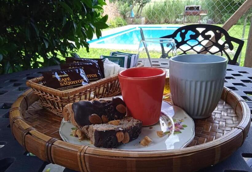 بنسيون Casa Los Trinos