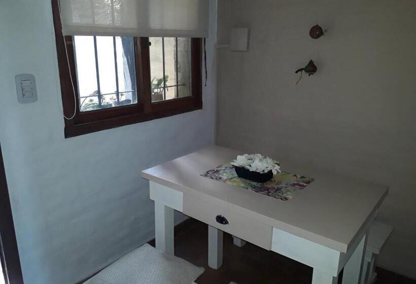 بنسيون Casa Los Trinos